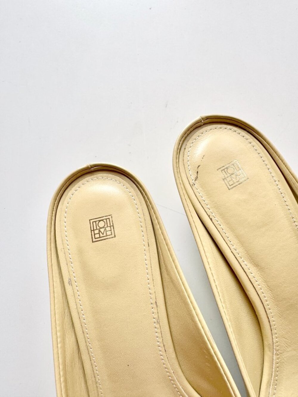 TOTEME Butter Yellow Leather Square Toe Kitten Heel Mules Slides, Size 37 - Picture 3 of 16